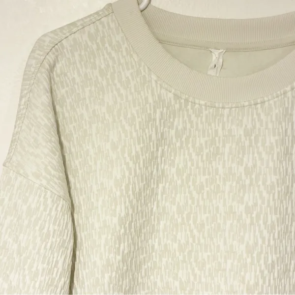 Lululemon Textured Jacquard Crewneck Pullover‎ Sweatshirt Bone White Size 8 - Image 4