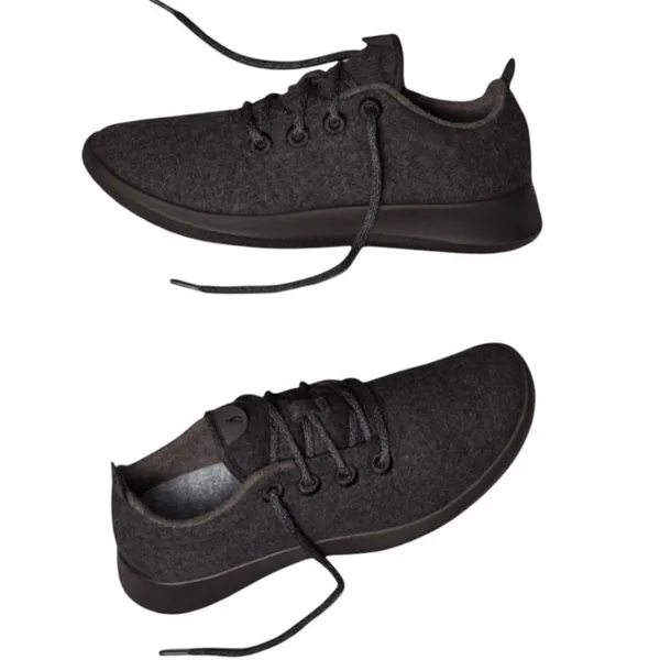 AllBirds black on black classic wool running sneaker size 9 - Image 14