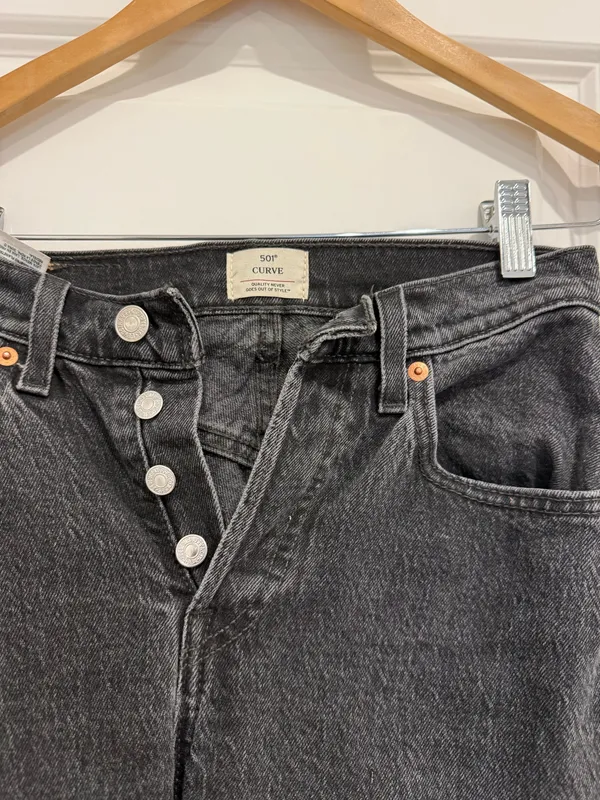 Levi’s curve love 24 long black - Image 4
