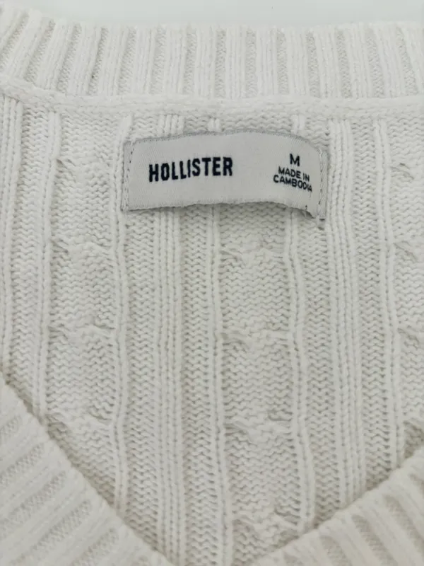 hollister Cable-Knit Icon V-Neck Sweater - Image 3