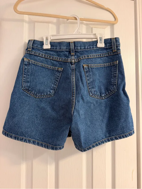 vintage Newport News Jeanology Collection high-waisted denim shorts Size: 10 - Image 2