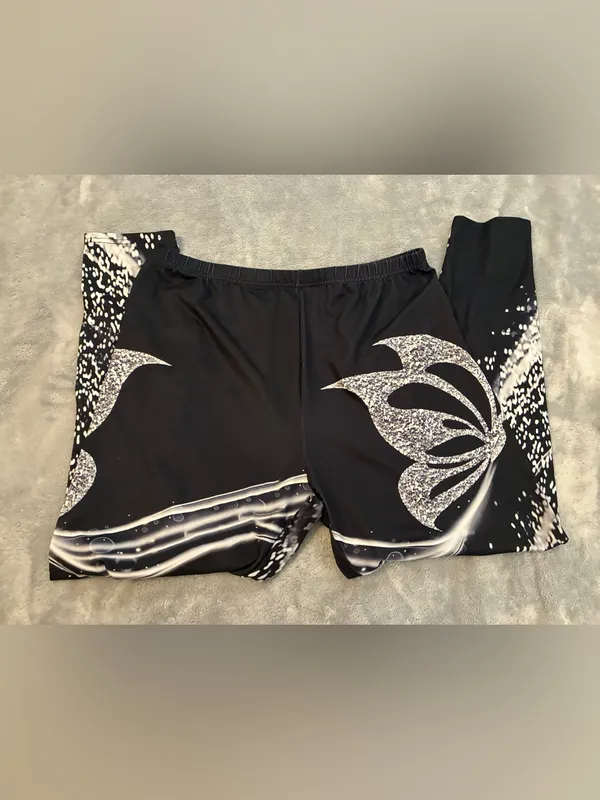 Women’s Capri Black/White Leggings Size XXL - Image 7