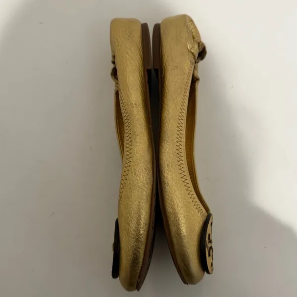 Tory Burch Reva Gold Metallic Ballet Flats Grained Leather Logo Size 7 Y2K - Image 9