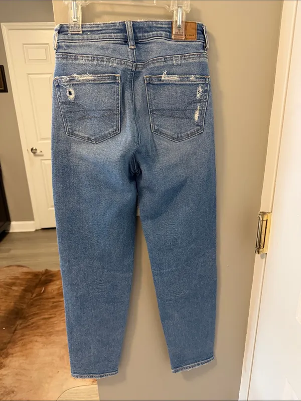 American Eagle Distressed High-Rise Mom Straight Jeans 00/25 - Image 8
