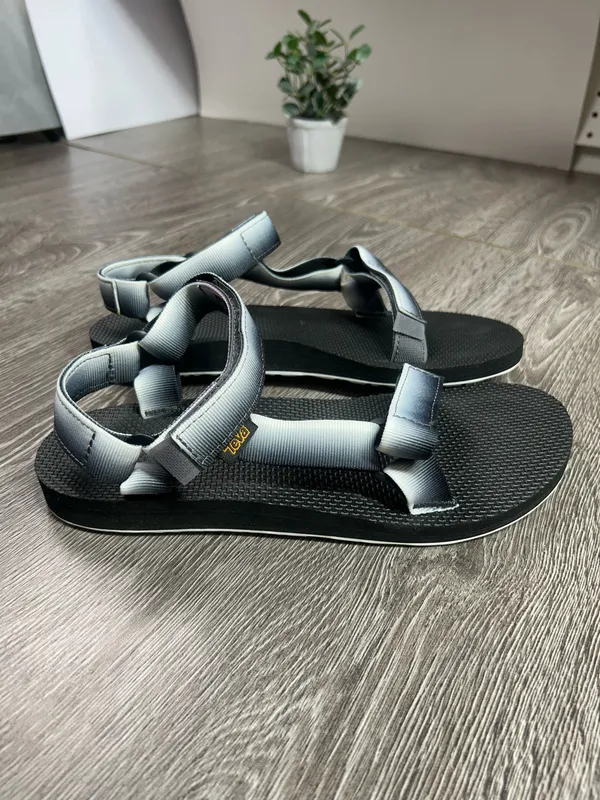 Teva Original Universal Sandals Women’s Sz 10 - Image 2