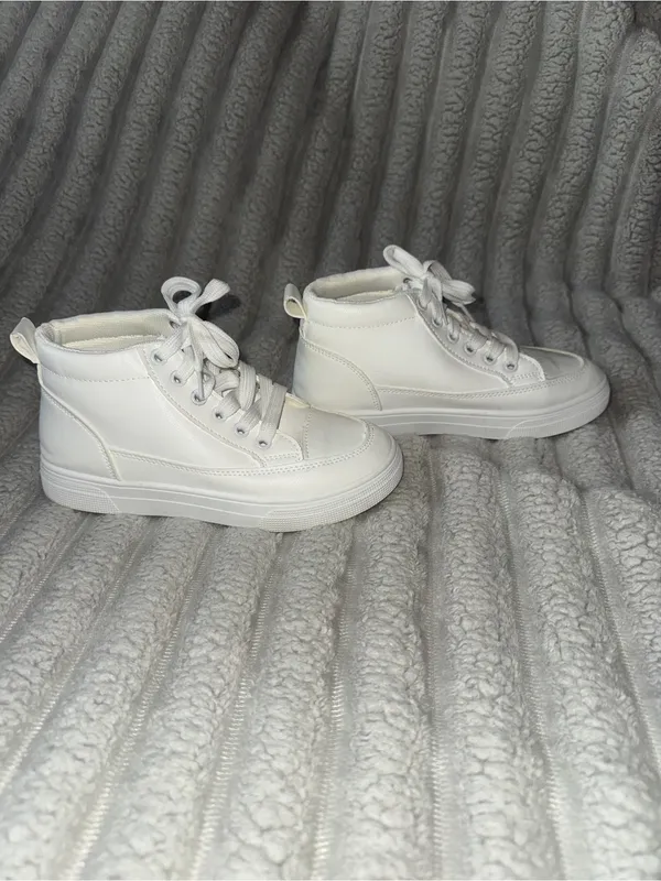 White High Top Lace-Up Sneakers Size 35 - Image 2