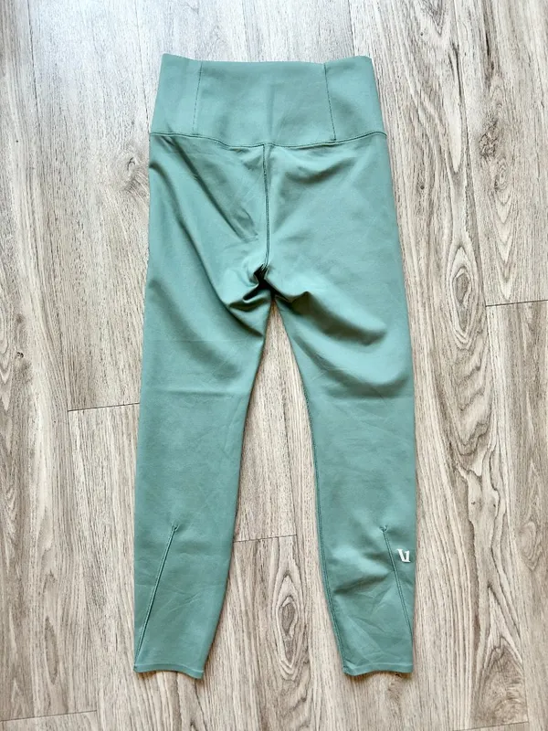Vuori Women's Evolve Legging in Sea Pine Green Size M - Image 6