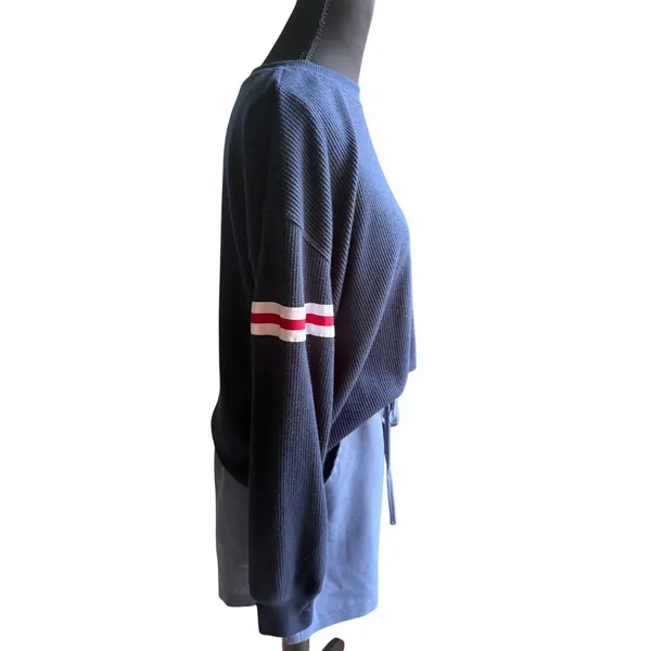 Hollister Navy Waffle Knit Long Sleeve Tee Red White Stripe Sleeves Boyfriend - Image 3