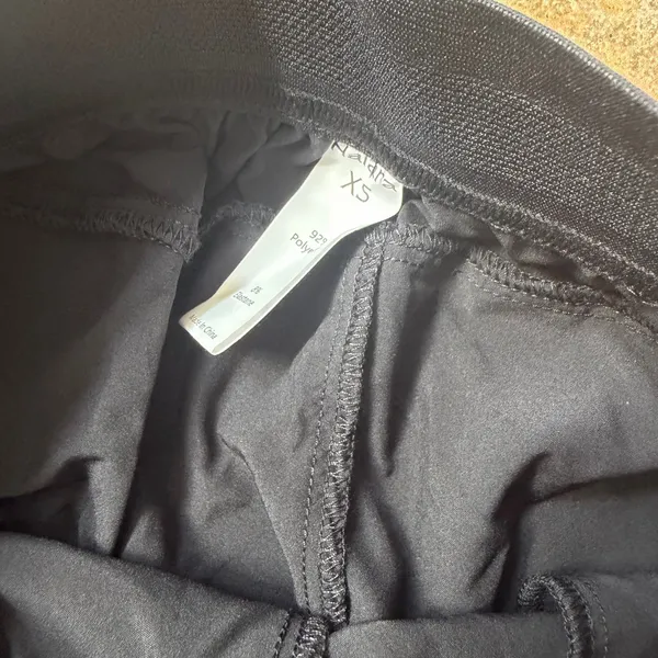 Halara Pull On Black Shorts NEW Size XS Lightweight Casual Athletic Athleisure - Image 5
