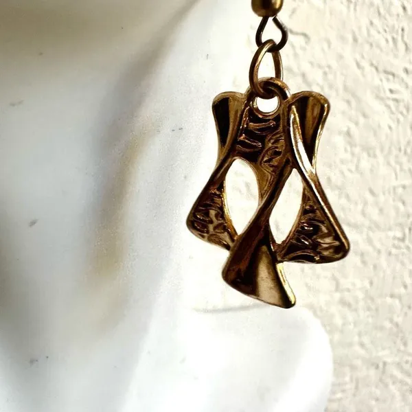 Gold tone drop earrings Gold - Image 5