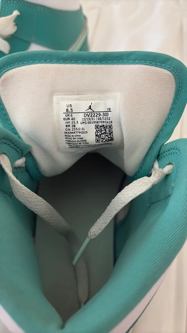 Air Jordan teal - Image 2