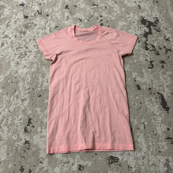 Lululemon Swiftly Tech Short Sleeve 2.0 Size 6 - Pink Pastel / Pink Pastel - Image 2