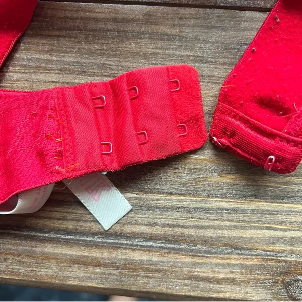 Victoria’s Secret PINK Red Wear Everywhere Super Push Up Bra Size 32C - Image 4