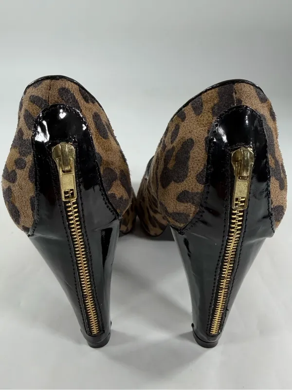 Fabulous Furs Leopard Print Peep Toe Heels Size 8 Y2K Zip Back Pumps - Image 4