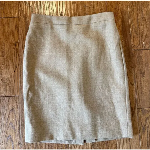 J.crew Camel100% wool No. 2 pencil skirt size 6 petite - Image 4