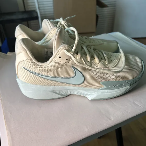 Nike Air Zoom GT Cut Academy Basketball Shoes Coconut Milk HF1569-100 Womens 9.5 - Image 3