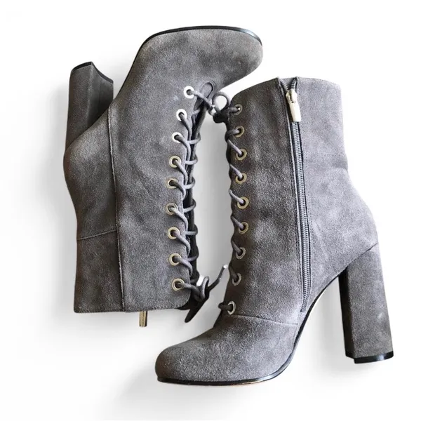 Vince Camuto Women’s 8M Gray Suede Teisha Lace Up Heeled Ankle Boots. - Image 8