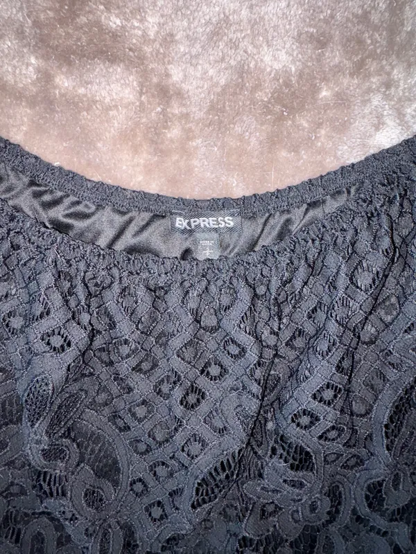 Express Black Lace Off-The-Shoulder Crop Top - Image 4