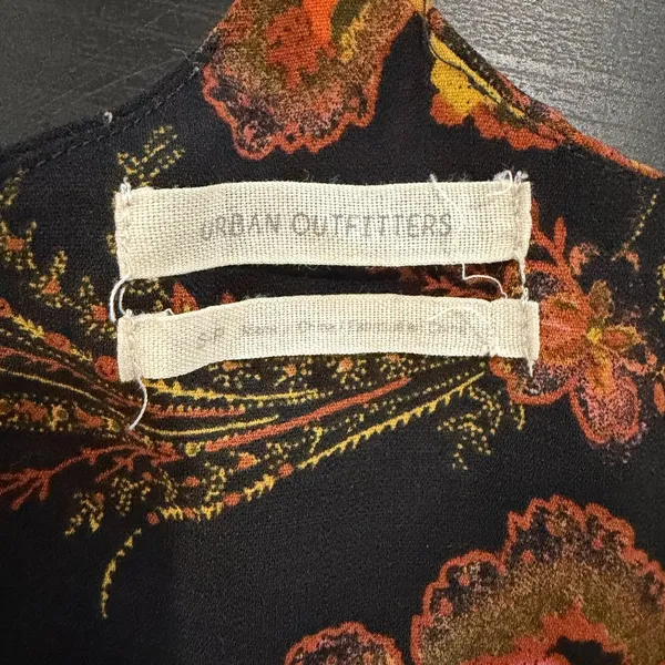 URBAN OUTFITTERS Wrap Front Tank Top Blouse Top Shirt Size Small Floral - Image 10