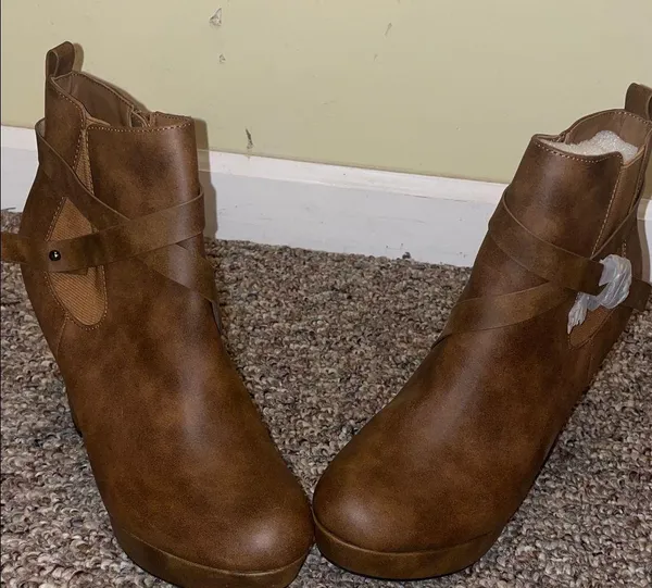 Womens New Dominique Nicole Brown Ankle Heeled Booties - Image 3