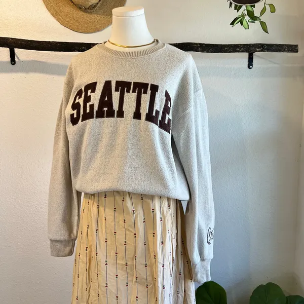 Seattle Washington Comfy Oversized Crewneck Sweatshirt Size Medium Unisex - Image 8