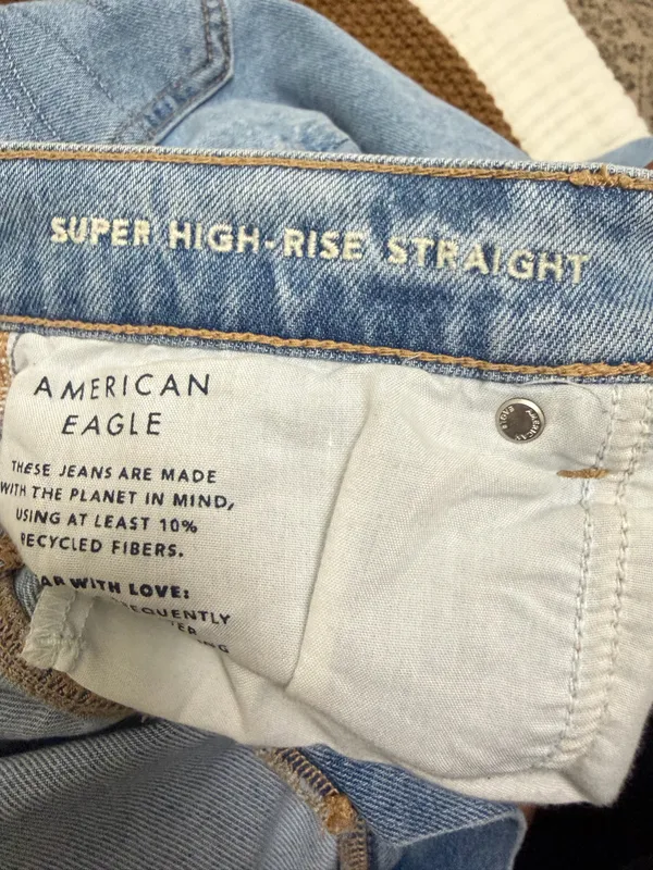 American Eagle Super High-Rise Stretch Jeans - Image 3