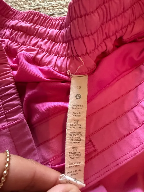 Lululemon Hotty Hot 2.5" - Image 3