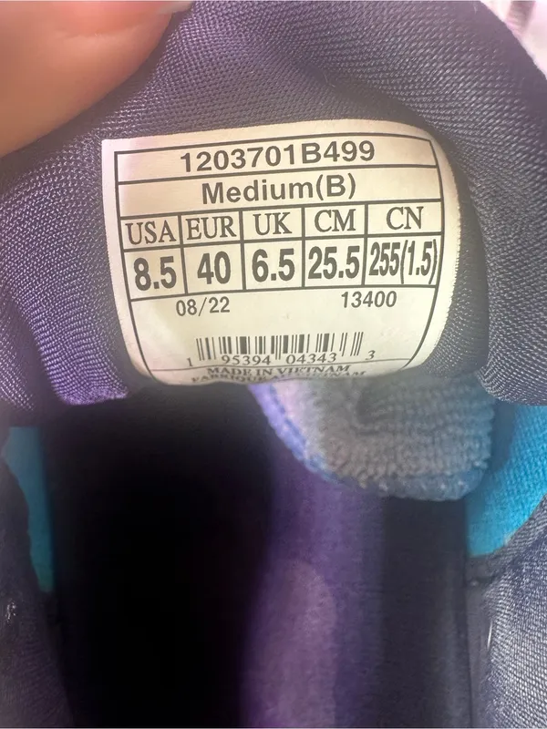 Brooks Navy with Teal Accent Running Shoe - Image 10