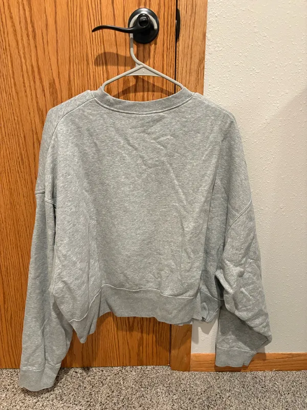 Women’s Nike Cropped Sweatshirt - Image 2