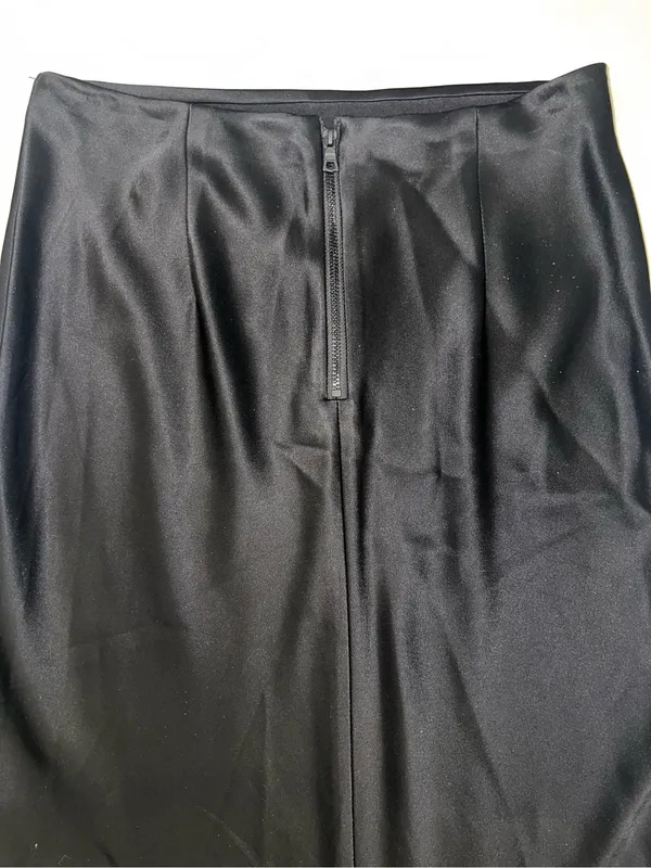 Alice + Olivia TERESE SLIP MAXI SKIRT IN BLACK - Image 10