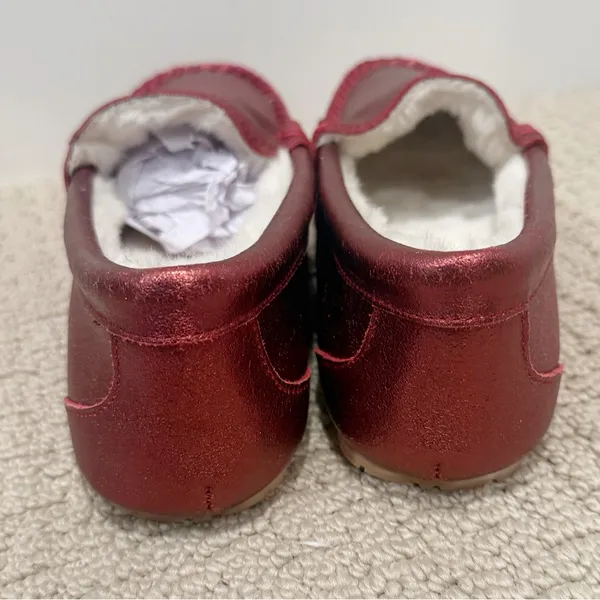 NEW CLARKS Faux‎ Fur Moccasin Slippers size 9 Metallic Red - Image 4