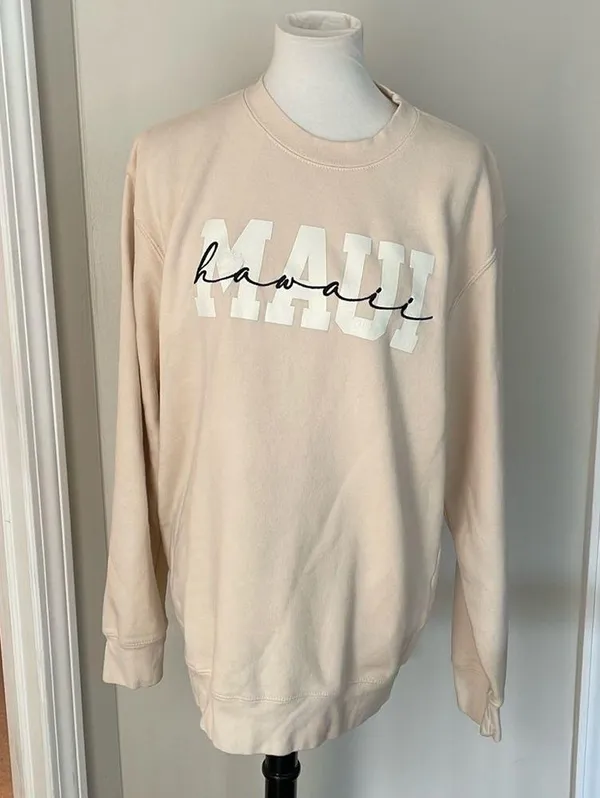 Super Cute Oversized Cream Colored Maui Hawaii Crewneck Sweatshirt - Image 2