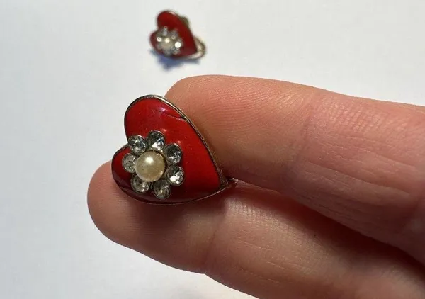 Vintage Coro Red Enamel Heart Rhinestone Screw On Non Pierced Earrings - Image 9