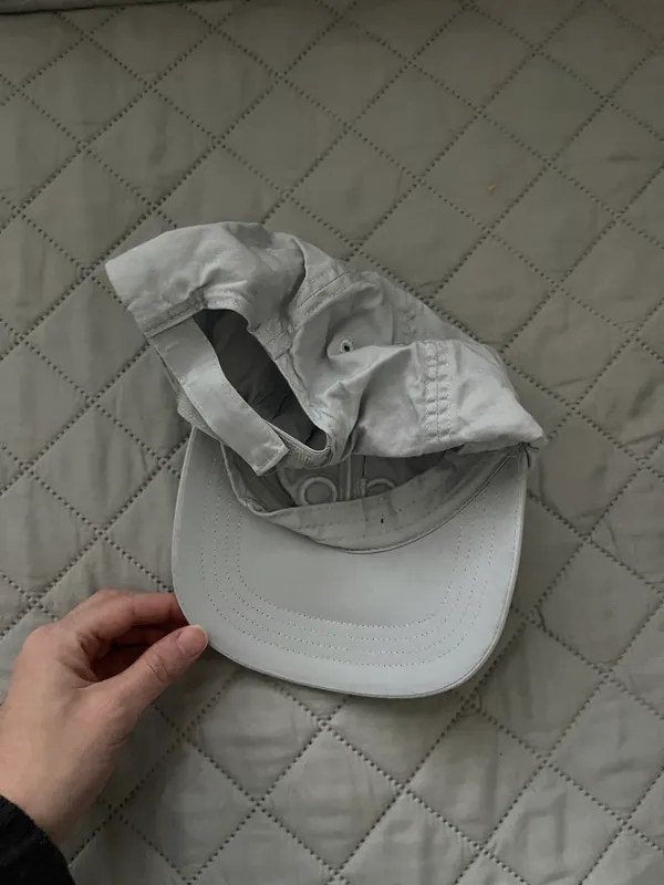 Alo Yoga hat - Image 3
