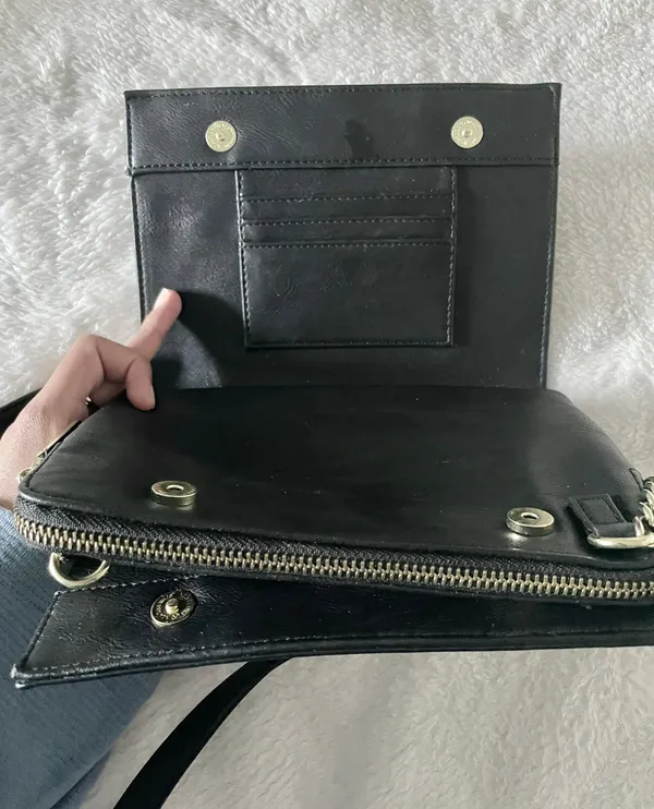 Crossbody - Image 4