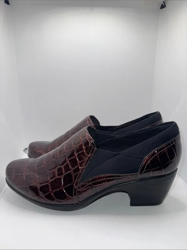 Clarks Emily Amelia Loafers Women's US 8.5 W Brown Croc Patent Shoes - Image 2