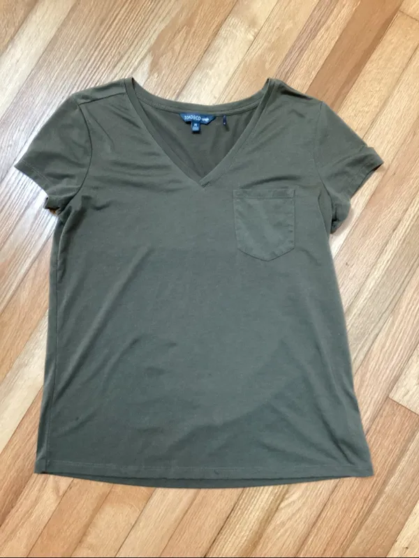 Toad & Co Swiftly Pocket Tee V-neck Size medium - Image 2