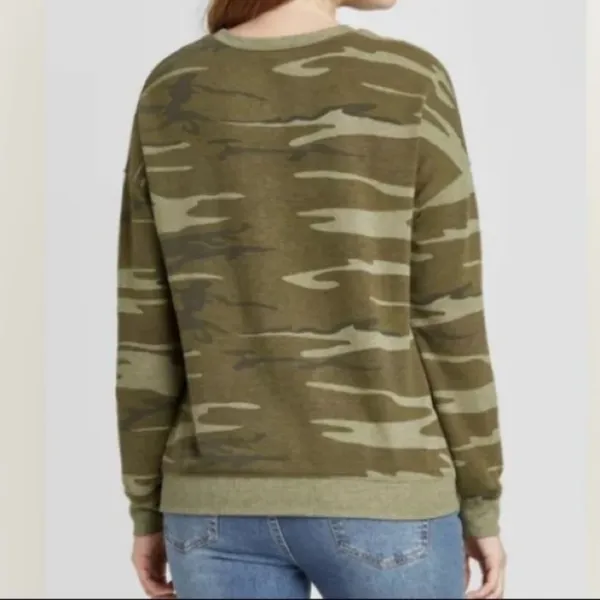 Zoe & Liv Crewneck Fleece Lined Camo Sweatshirt - Image 2