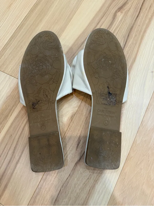 Beige bow sandals sz 10 flip flop flats - Image 4