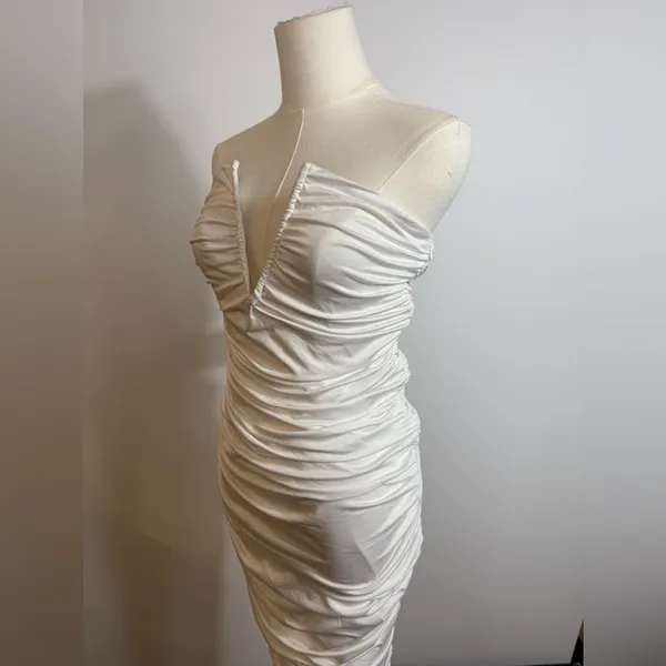 NWT Superdown Vivienne Ruched Midi Dress in White Sz Medium‎ $88 - Image 6