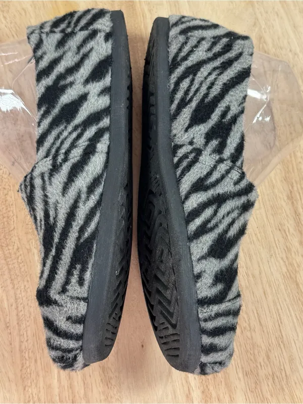 TOMS Alpargata Fuzzy Zebra Slip On Flats Grey Black Size 8 - Image 5