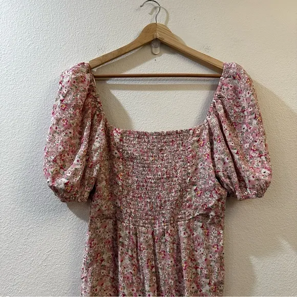 Astr The Label Puff Sleeve Front Slit Midi Dress In Pink‎ Multi Ditsy Size Large - Image 10