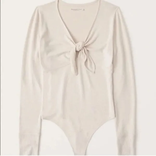 Abercrombie & Fitch Soft Cozy Tie Front Cream Long Sleeve Bodysuit M NWT - Image 9