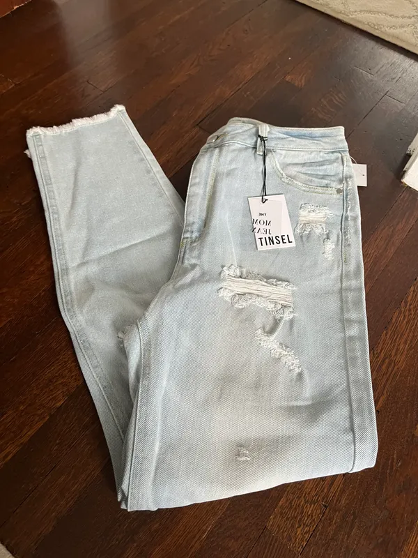 NWT Tinsel Mom Jeans Size 31 - Image 2