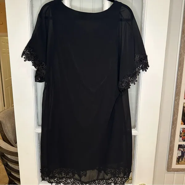 Ya Los Angeles Black Floral Crochet Trim Short Sleeve Dress Size Large - Image 5