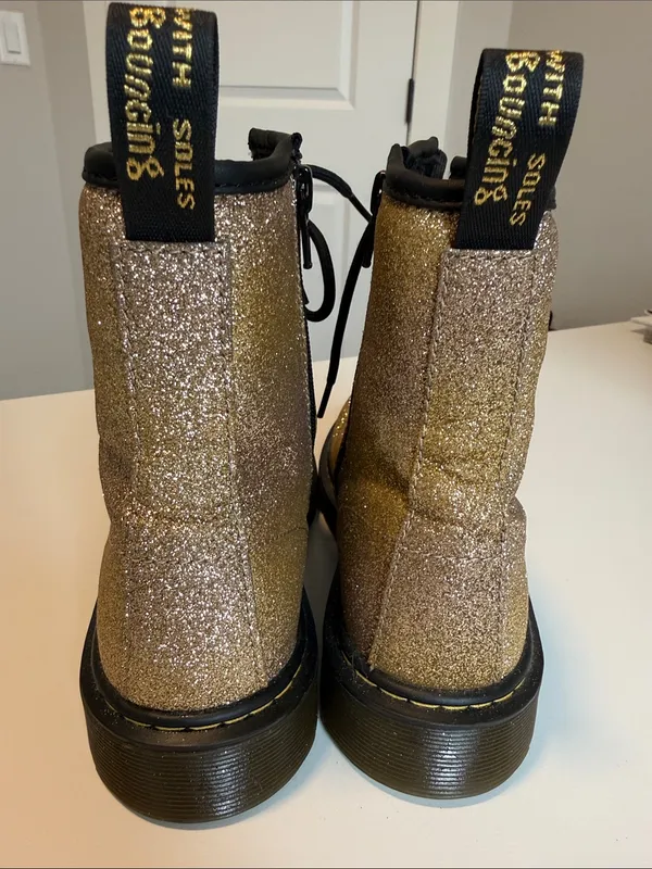 Dr. Martens Gold Delaney Glitter Boot sz 7 - Image 3