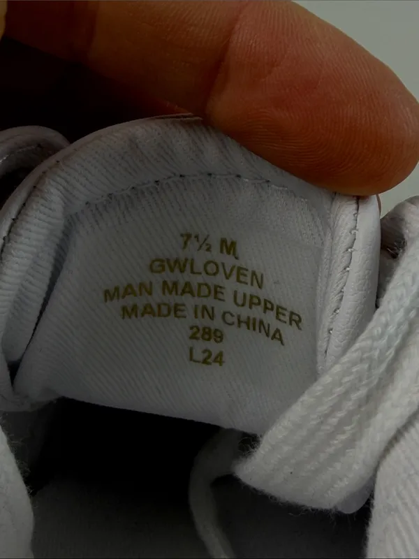 GUESS Women's Loven Casual Lace-Up Sneakers White Gold New in Box - Image 5
