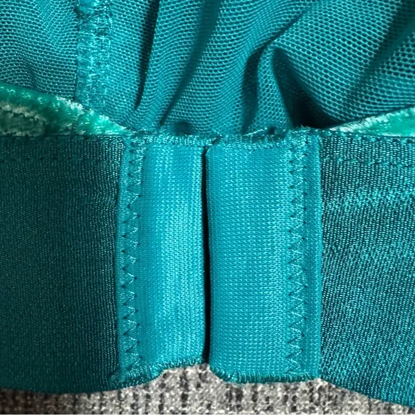Victoria’s Secret Pink Women’s Green Bra - Image 5
