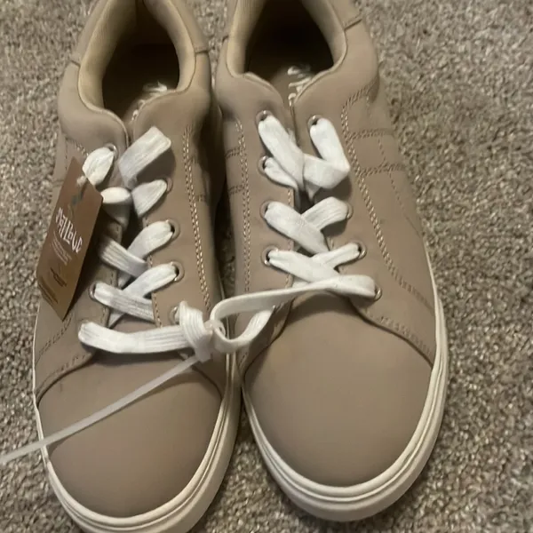 Mad love comfortable walking shoes canvas tan size 9 new - Image 9