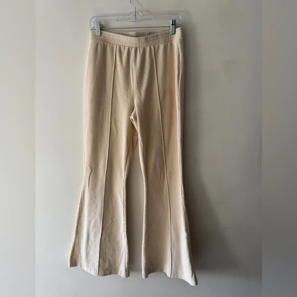 Aerie Groove-On Rib Velour Flare Pants‎ in Soft Oat - Image 3